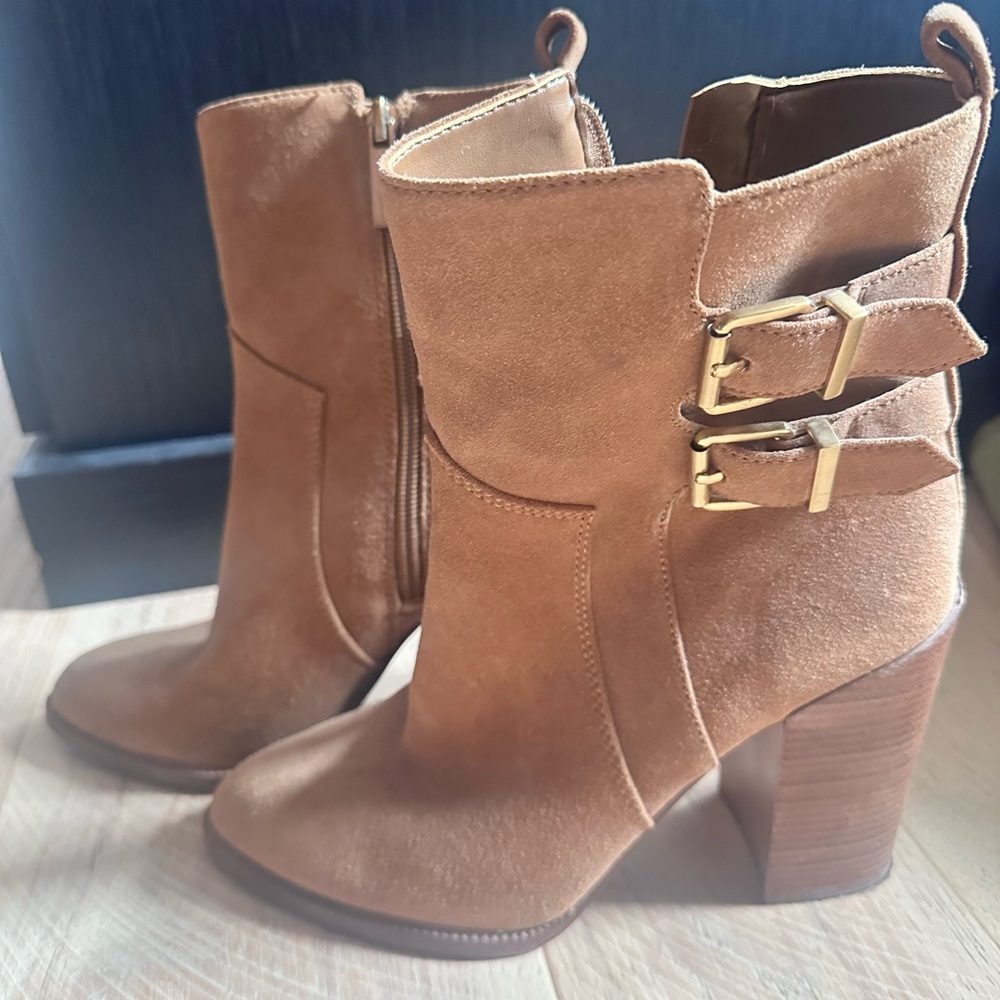 BCBGeneration Camel Ankle Boots with Stacked Heel and Buckle Detail - 7.5